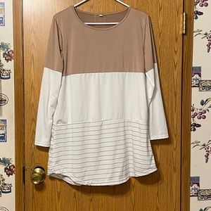 Cute lightweight silky top sz L